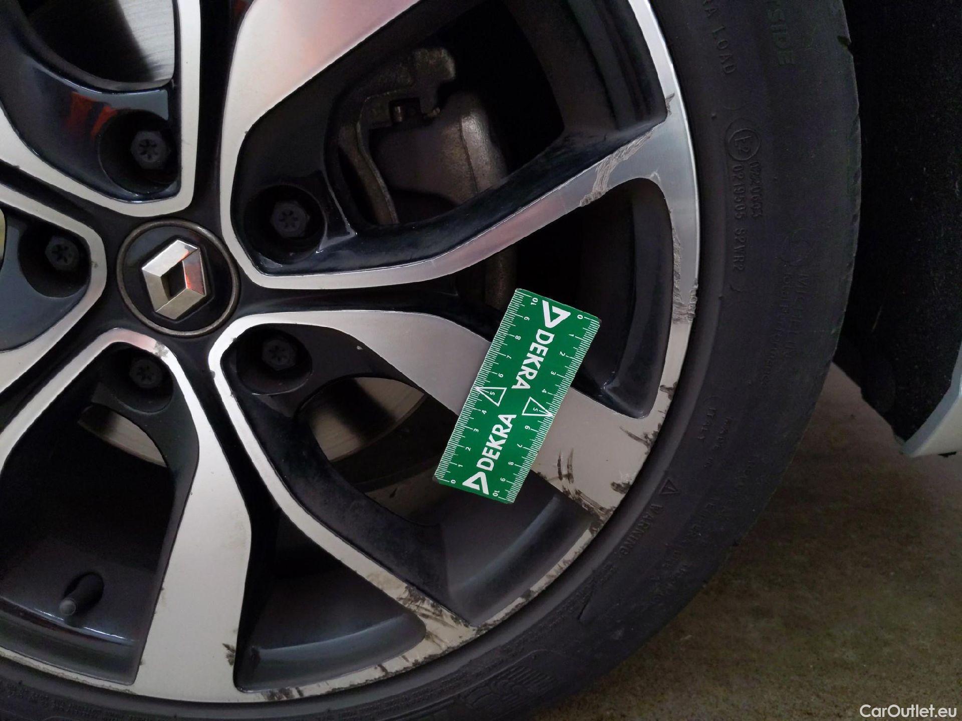  Renault  Megane  IV Berline 5pt. Limited 1.2 TCe 100CV BVM6 E6 #24