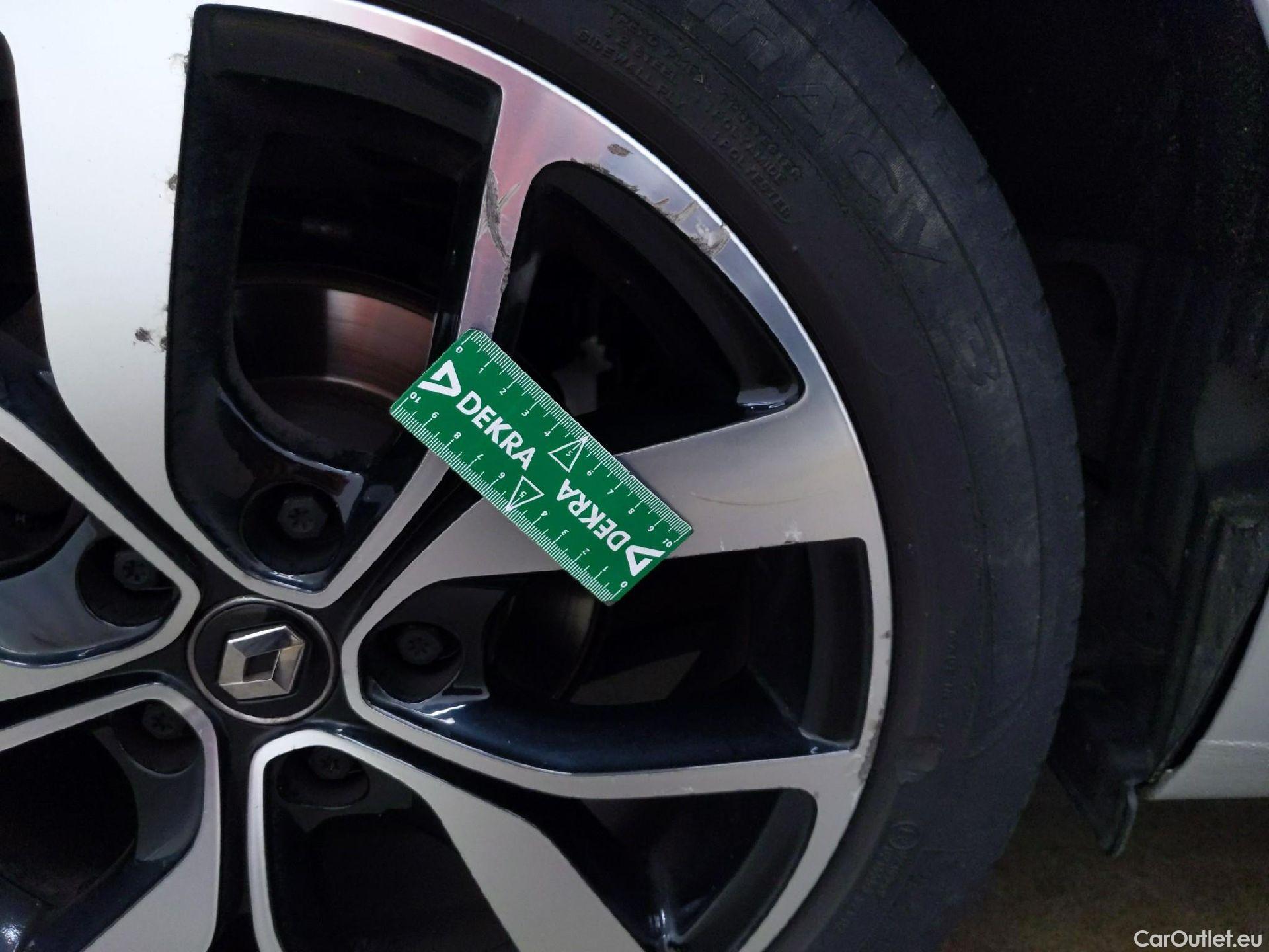  Renault  Megane  IV Berline 5pt. Limited 1.2 TCe 100CV BVM6 E6 #20