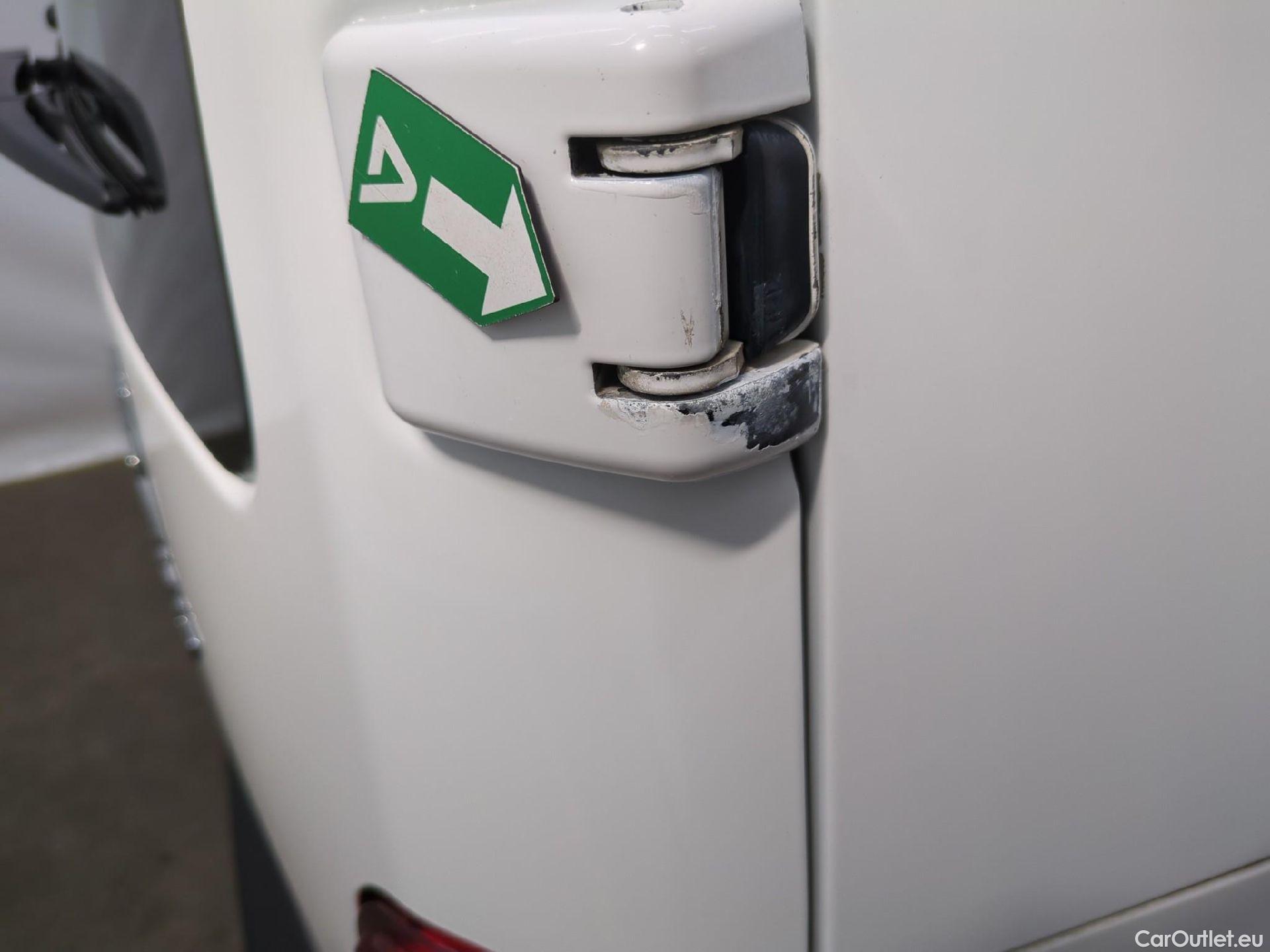  Peugeot  Expert  Kombi L2 1.6 HDi 115CV BVM6 9 Sieges E6 #11