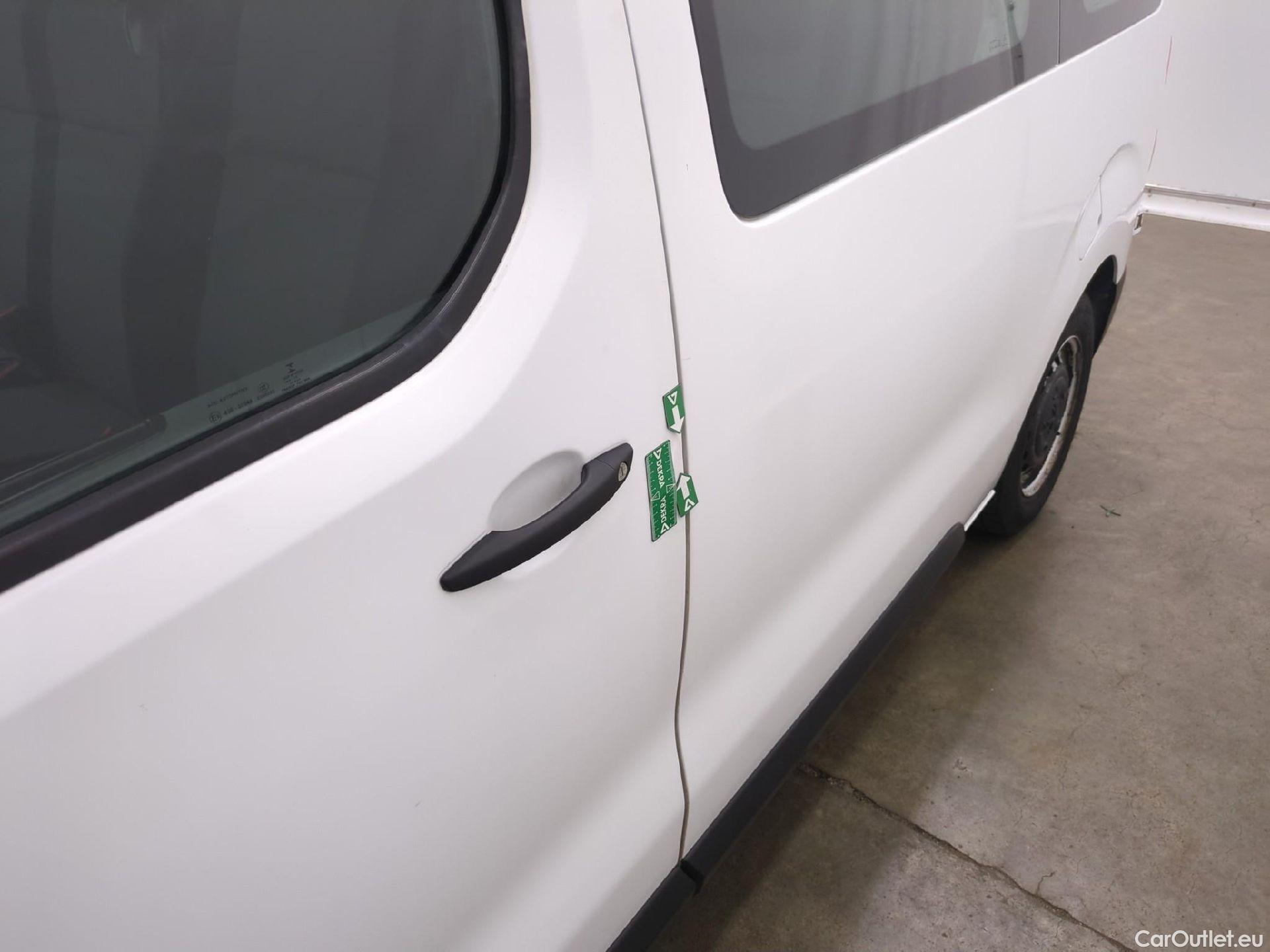  Peugeot  Expert  Kombi L2 1.6 HDi 115CV BVM6 9 Sieges E6 #19