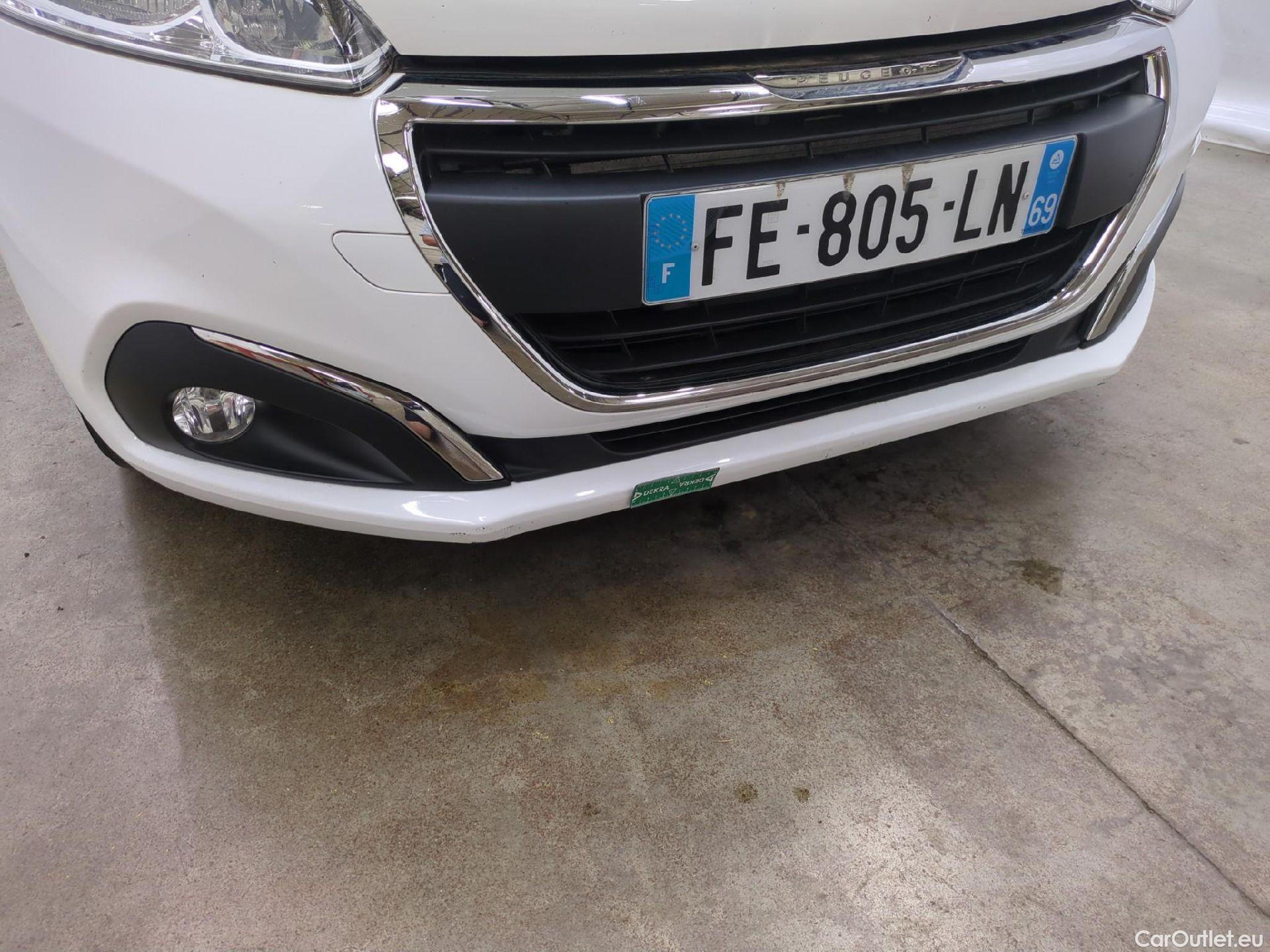  Peugeot  208  Affaire Premium Pack 1.2 80CV BVM5 E6dT #17