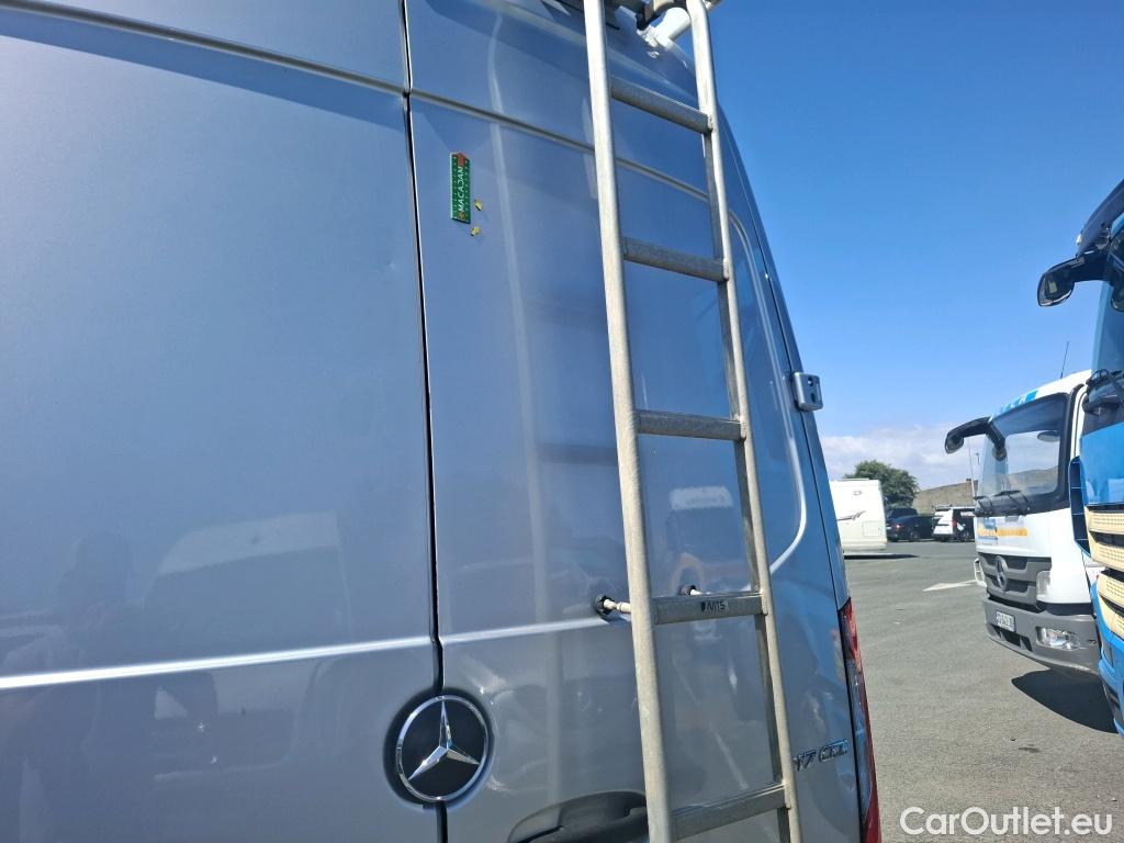  Mercedes  Sprinter MERCEDES-BENZ  / 2018 / 4P / Fourgon tôlé 317 FG 37 3,5t PRO Prop Léger #13