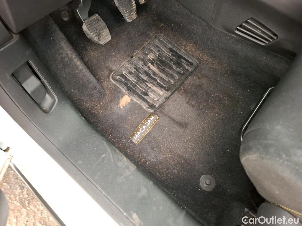  Citroen  C3  Société Feel Nav 1.2 PureTech 80CV BVM5 E6d #3