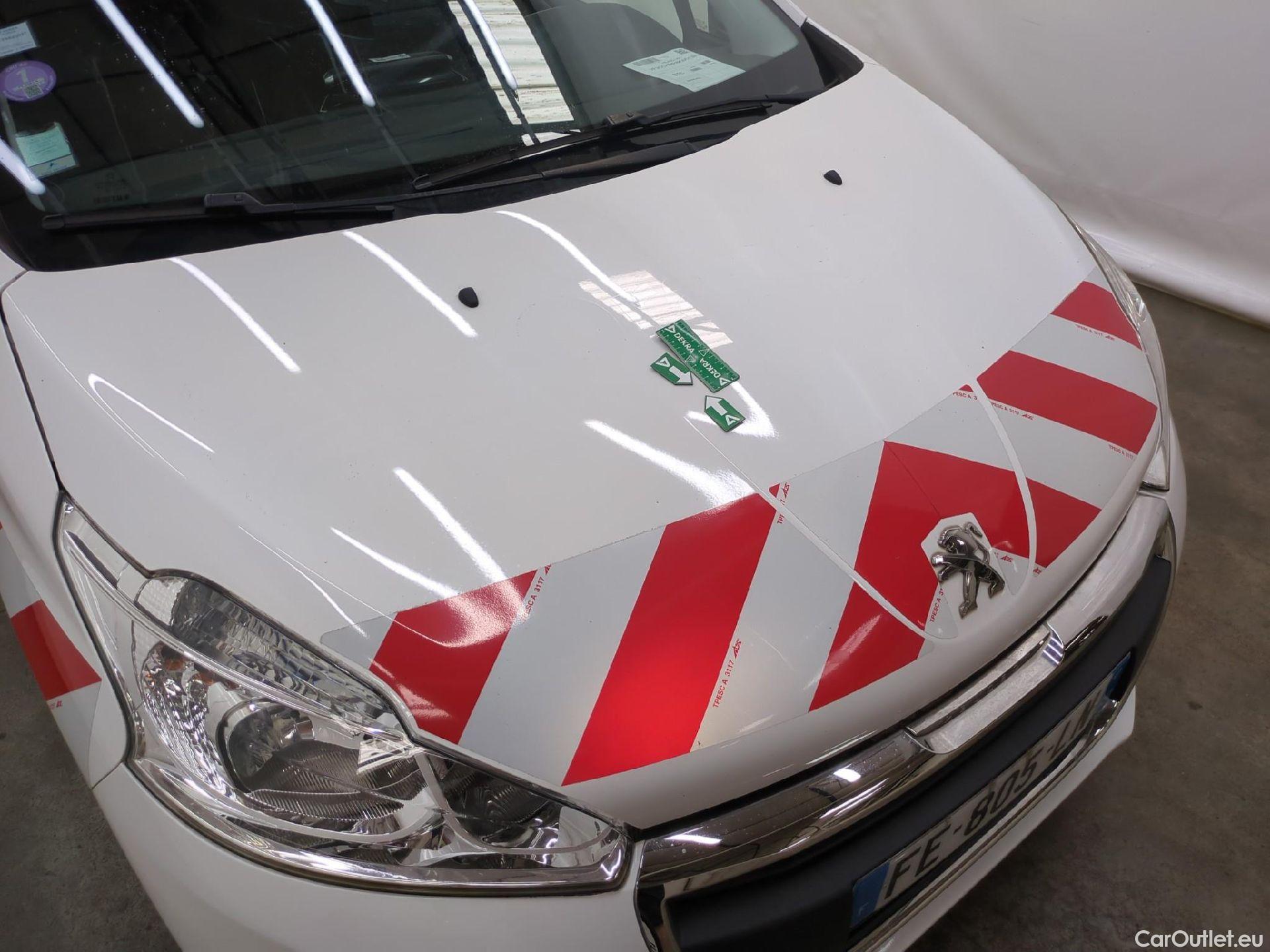  Peugeot  208  Affaire Premium Pack 1.2 80CV BVM5 E6dT #26