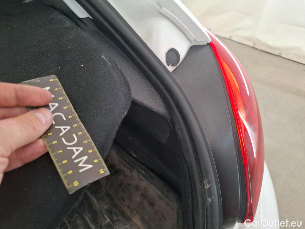  Peugeot  208  Affaire Premium Pack 1.5 HDi 100CV BVM5 E6dT #4