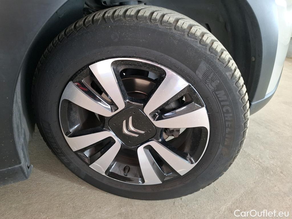  Citroen  C3 CITROEN  / 2020 / 5P / Berline PureTech 110 S&S EAT6 Shine #2