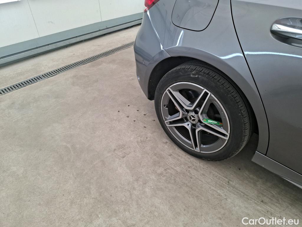  Mercedes  A-Klasse MERCEDES-BENZ Classe A Compact / 2018 / 5P / Berline A 250 e AMG Line 8G-DCT #32