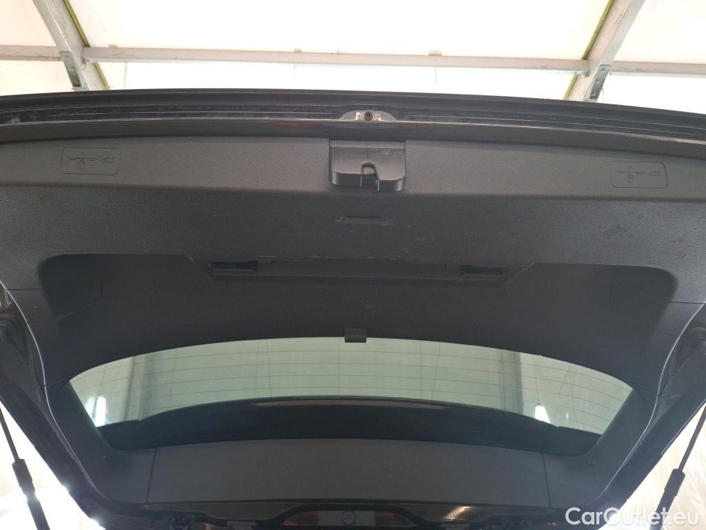  Volkswagen  Golf  VOLKSWAGEN / 2020 / 5P / Berline 2.0 TDI SCR 115 BVM6 Life Busi 1st #18