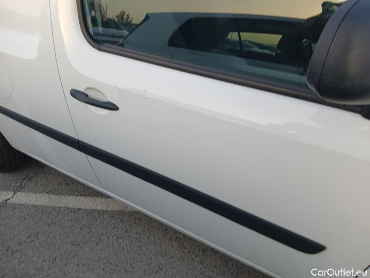  Renault  Kangoo  II Furgón Professional 1.5 dCi 95CV MT6 E6dT #29