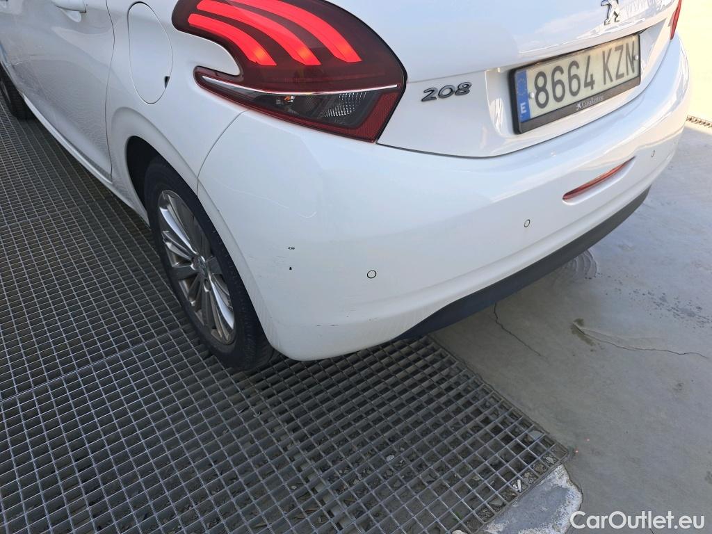  Peugeot  208 PEUGEOT  / 2015 / 5P / berlina con portón 5P Signature 1.2L PureTech 60KW (82CV) #24