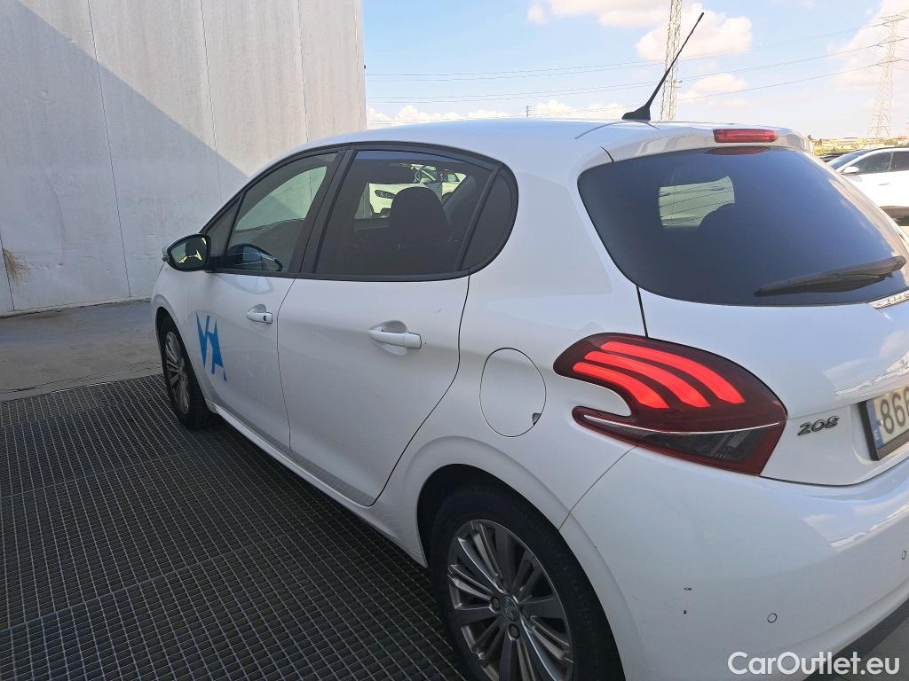  Peugeot  208 PEUGEOT  / 2015 / 5P / berlina con portón 5P Signature 1.2L PureTech 60KW (82CV) #8