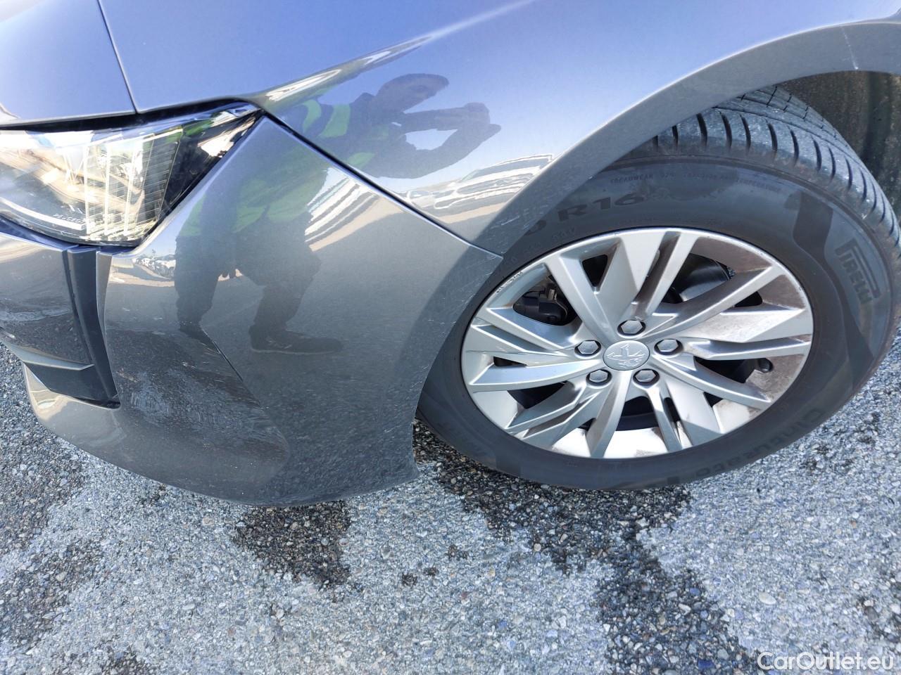  Peugeot  508 PEUGEOT  / 2018 / 5P / berlina con portón  5P Business Line BlueHDi 130 EAT8 (AC) #4
