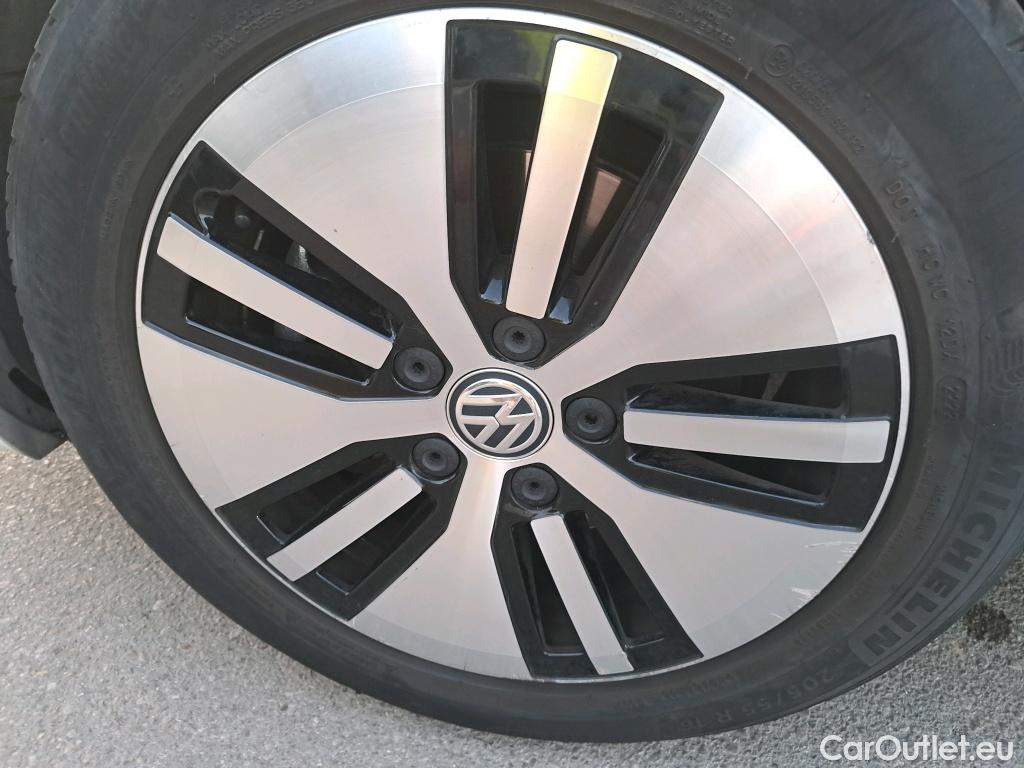  Volkswagen  Golf  VII Berlina e-35kWh #9