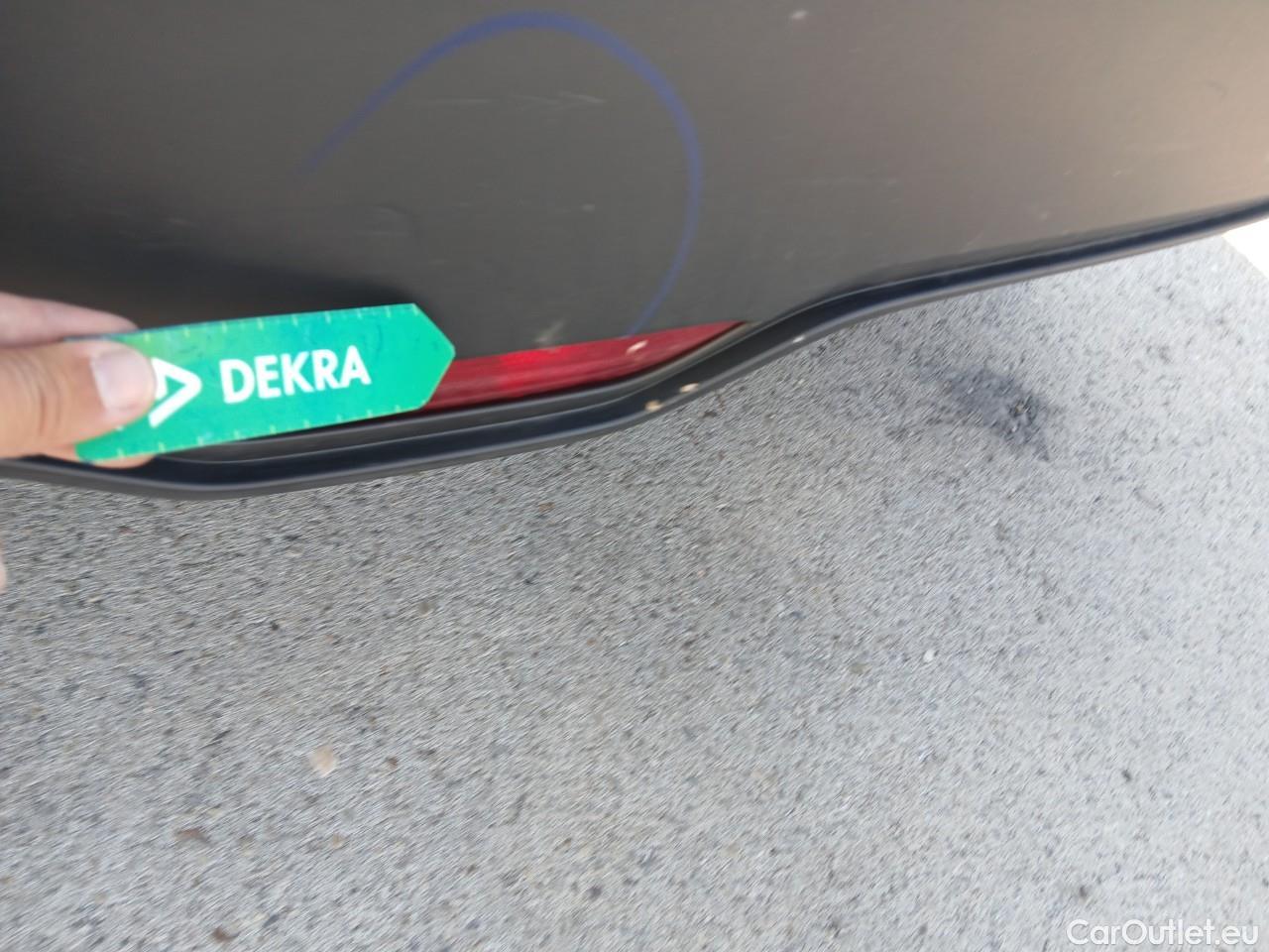  Toyota  C-HR TOYOTA  / 2019 / 5P / todoterreno 1.8 125H Advance #19