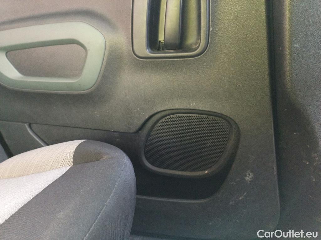  Citroen  Berlingo  Combi Feel Pack M 1.5 BlueHDi 100CV MT6 E6d #40