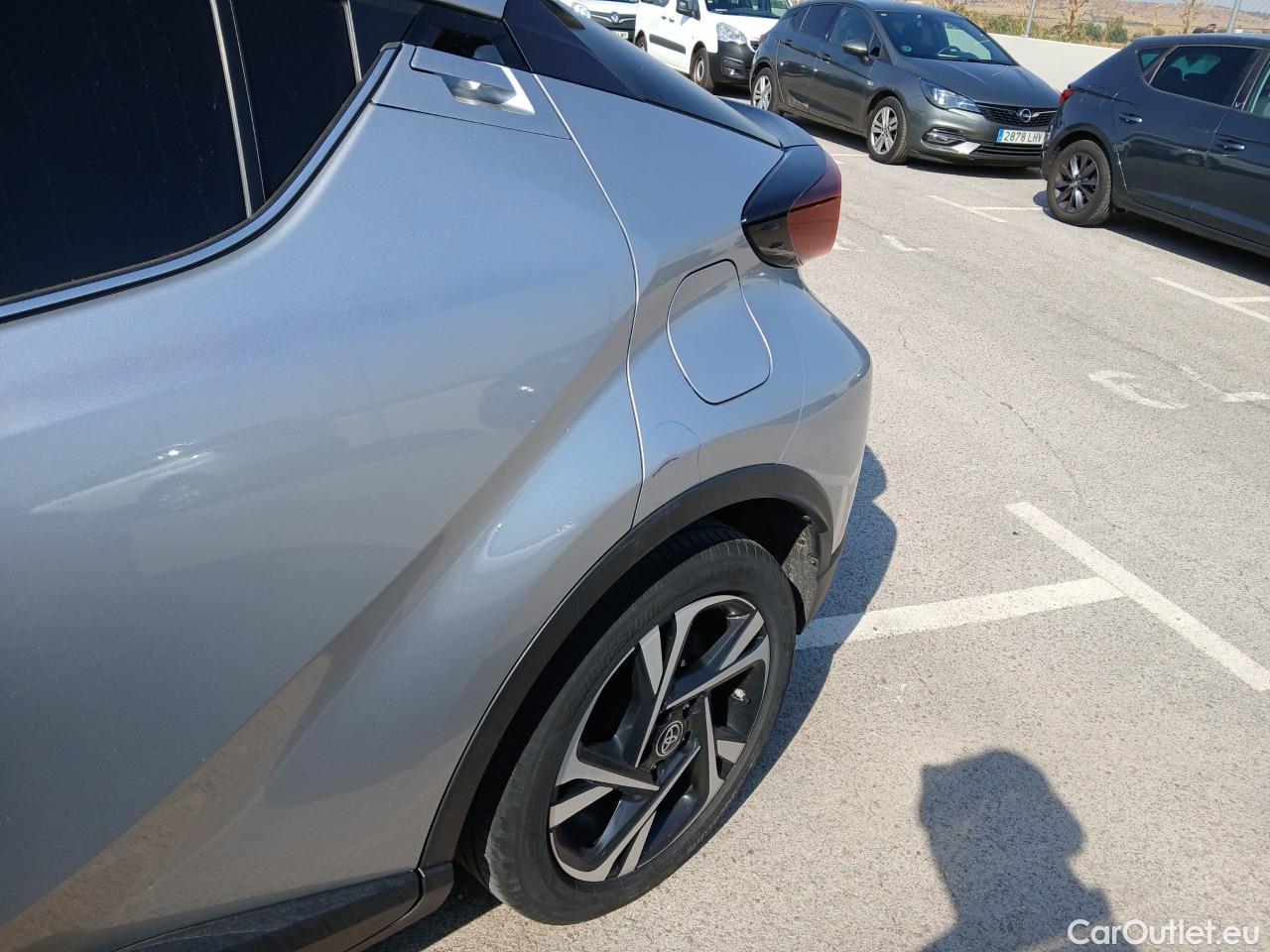  Toyota  C-HR TOYOTA  / 2019 / 5P / todoterreno 1.8 125H Advance #15