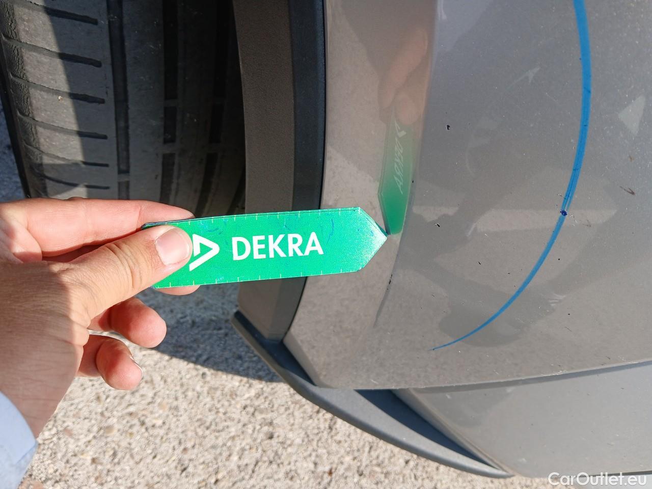  Toyota  C-HR TOYOTA  / 2019 / 5P / todoterreno 1.8 125H Advance #5