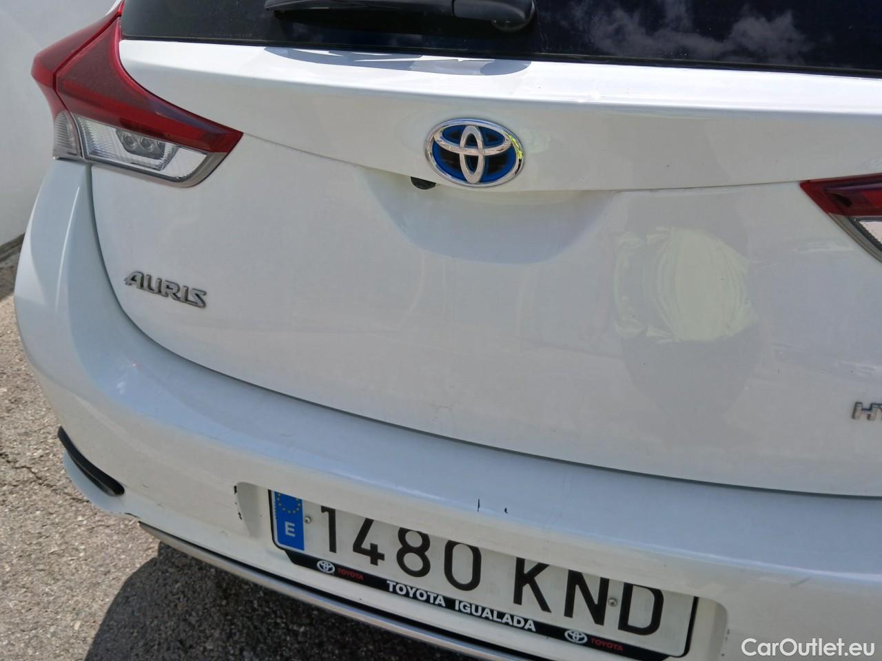  Toyota  Auris TOYOTA  5p 2G berlina con portón 1.8 140H Hybrid Feel! Edition #28