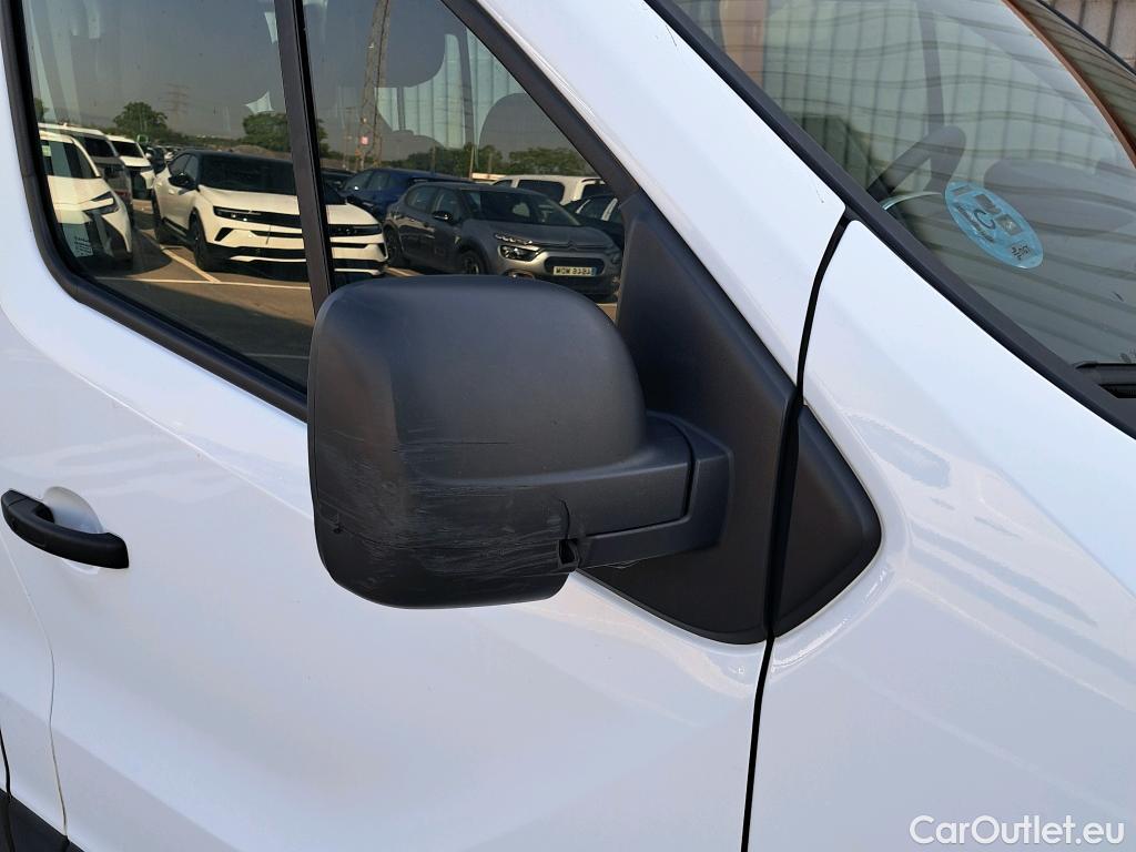  Nissan  NV300 NISSAN  / 2016 / 4P / combi Combi 9 2.0dCi 107 kW L1H1 1T COMFORT #5