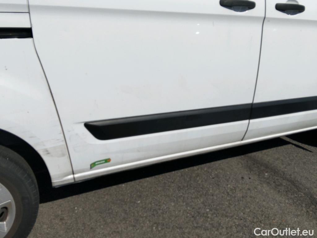  Ford  Transit  Custom Combi / Tourneo Custom 320 L1 Trend 2.0 TDCi 130CV MT6 E6dT #1