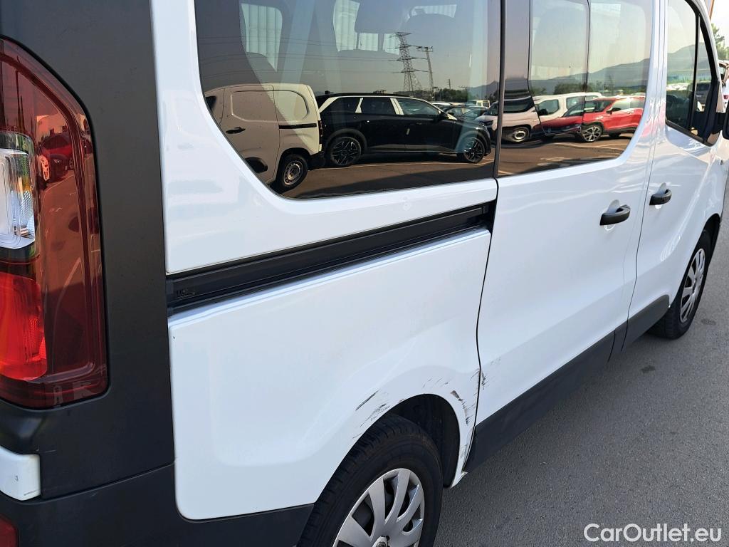  Nissan  NV300 NISSAN  / 2016 / 4P / combi Combi 9 2.0dCi 107 kW L1H1 1T COMFORT #3