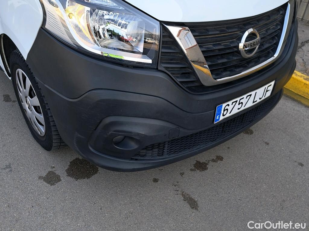  Nissan  NV300 NISSAN  / 2016 / 4P / combi Combi 9 2.0dCi 107 kW L1H1 1T COMFORT #21