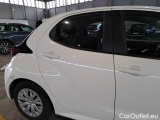  Toyota  Yaris TOYOTA  / 2020 / 5P / BERLINA HYBRID BUSINESS MY22 #48