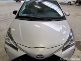  Toyota  Yaris TOYOTA  / 2017 / 5P / BERLINA 1.5 HYBRID BUSINESS #29