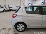  Toyota  Yaris TOYOTA  / 2017 / 5P / BERLINA 1.5 HYBRID BUSINESS #69