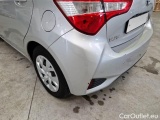 Toyota  Yaris TOYOTA  / 2017 / 5P / BERLINA 1.5 HYBRID BUSINESS #75