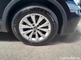  Volkswagen  Tiguan VOLKSWAGEN  / 2020 / 5P / SUV 2.0 TDI SCR 110KW LIFE DSG #109