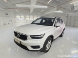  Volvo  XC 40 VOLVO XC40 / 2017 / 5P / SUV T2 MOMENTUM CORE 