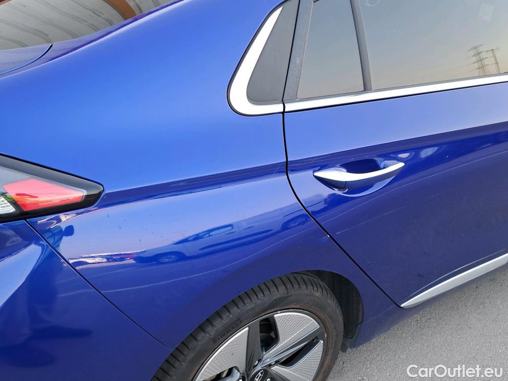  Hyundai   Ioniq HYUNDAI / 2019 / 5P / berlina con portón 1.6 GDI HEV Tecno DT #3