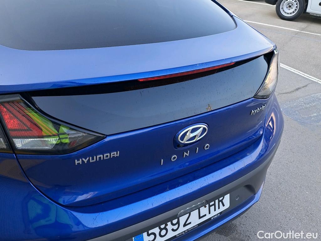  Hyundai   Ioniq HYUNDAI / 2019 / 5P / berlina con portón 1.6 GDI HEV Tecno DT #1