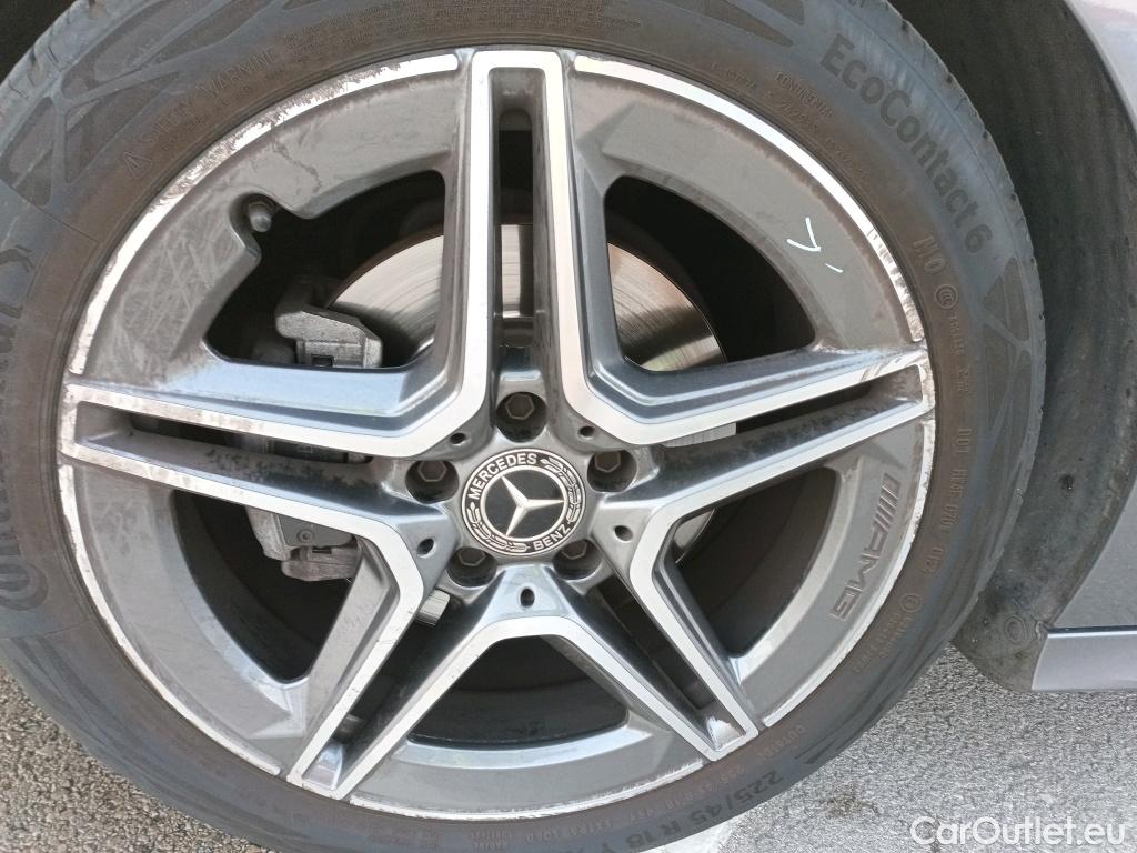  Mercedes  A-Klasse Clase A A 180 (177.084)Premium-Pack 1.3 AMG Line 135CV AT7 E6dT #2