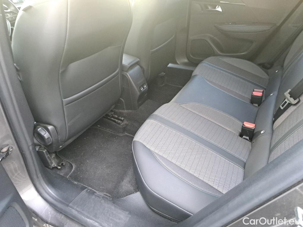  Peugeot  2008  Allure Pack 1.2 PureTech 130CV AT8 E6d #9