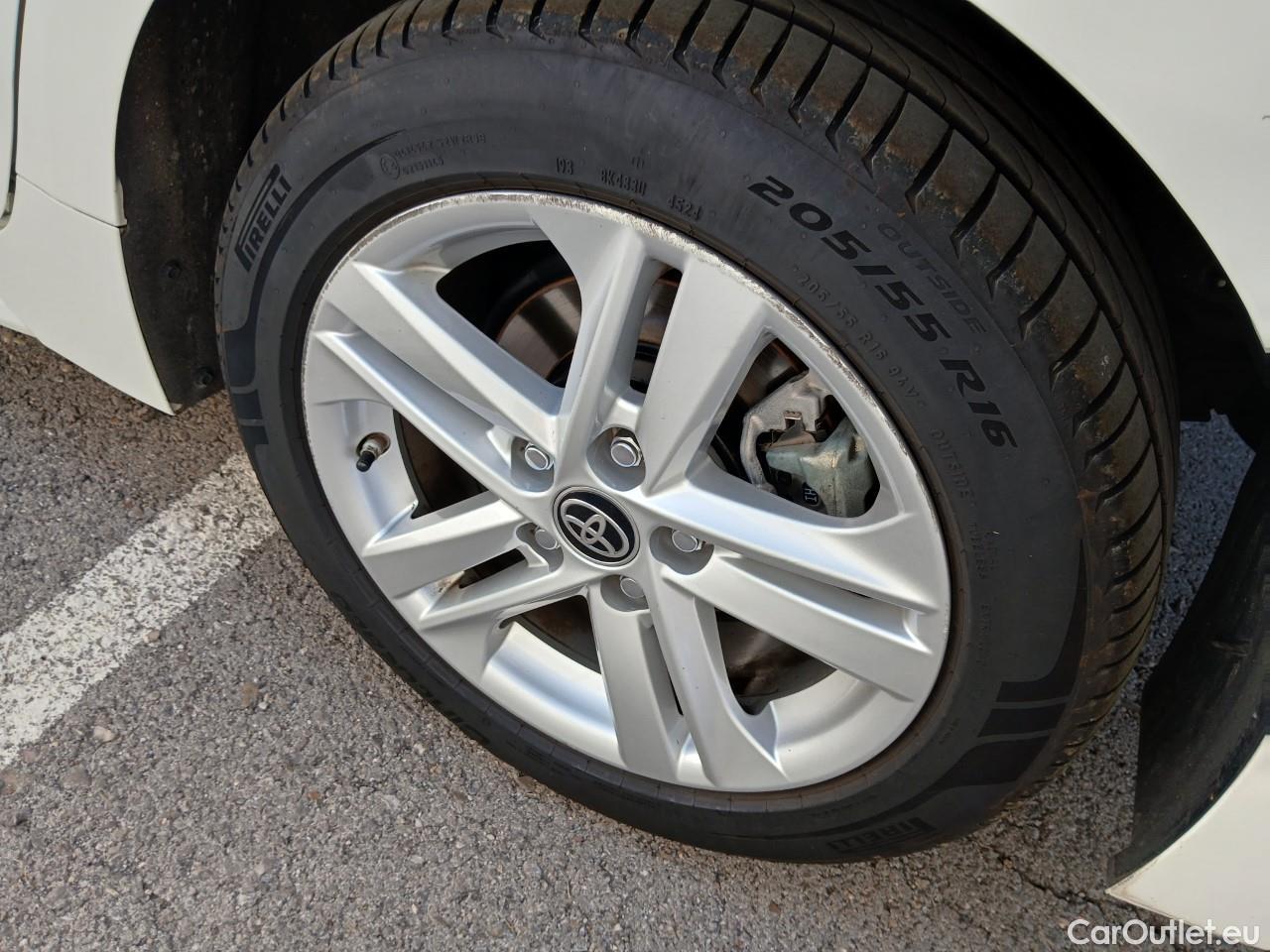  Toyota  Corolla TOYOTA  / 2019 / 5P / familiar 1.8 125H ACTIVE TECH E-CVT TOU SPORT #14