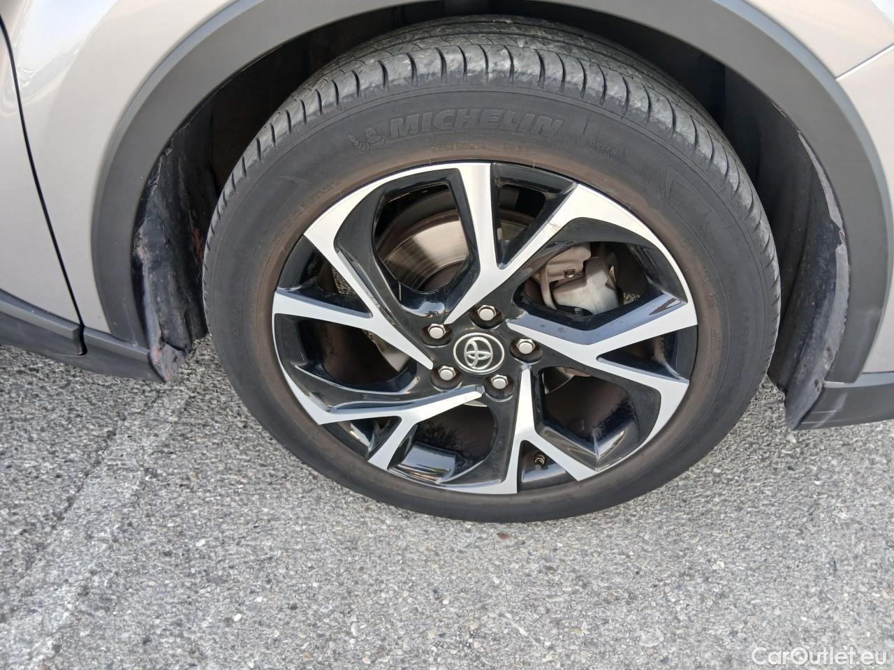 Toyota  C-HR TOYOTA  / 2016 / 5P / todoterreno 1.8 125H Advance (CX) #34