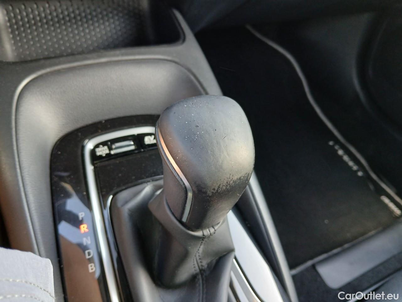  Toyota  Corolla TOYOTA  / 2019 / 5P / familiar 1.8 125H ACTIVE TECH E-CVT TOU SPORT #3