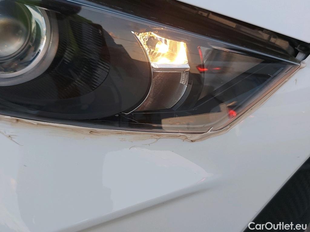  Toyota  Yaris TOYOTA  / 2020 / 5P / berlina con portón 1.5 120H Active Tech #4