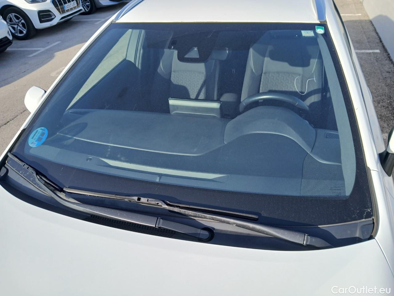  Toyota  Corolla TOYOTA  / 2019 / 5P / familiar 1.8 125H ACTIVE TECH E-CVT TOU SPORT #9