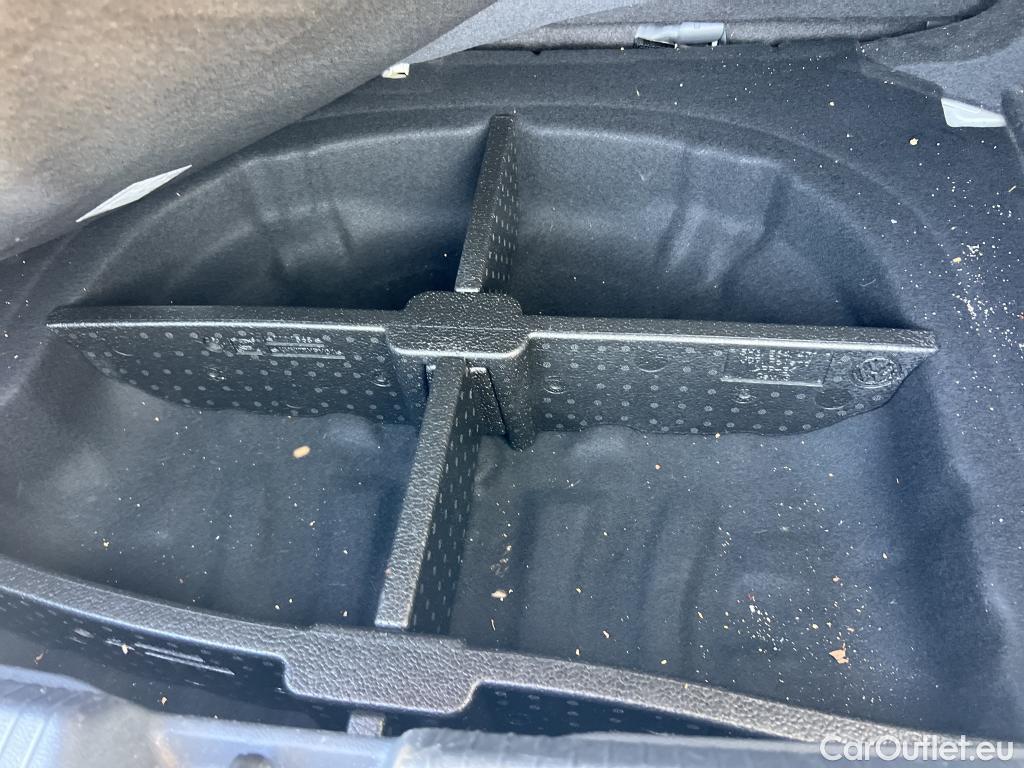  Volkswagen  Golf  VIII Berlina 2.0 TDI 115CV MT6 E6dT #6