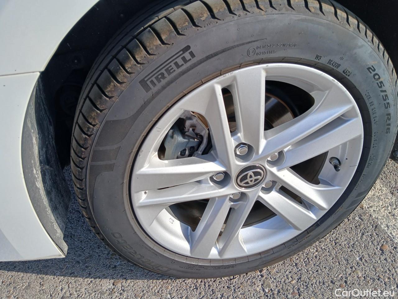  Toyota  Corolla TOYOTA  / 2019 / 5P / familiar 1.8 125H ACTIVE TECH E-CVT TOU SPORT #23