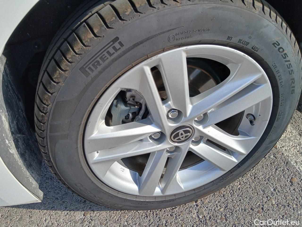  Toyota  Corolla TOYOTA  / 2019 / 5P / familiar 1.8 125H ACTIVE TECH E-CVT TOU SPORT #22