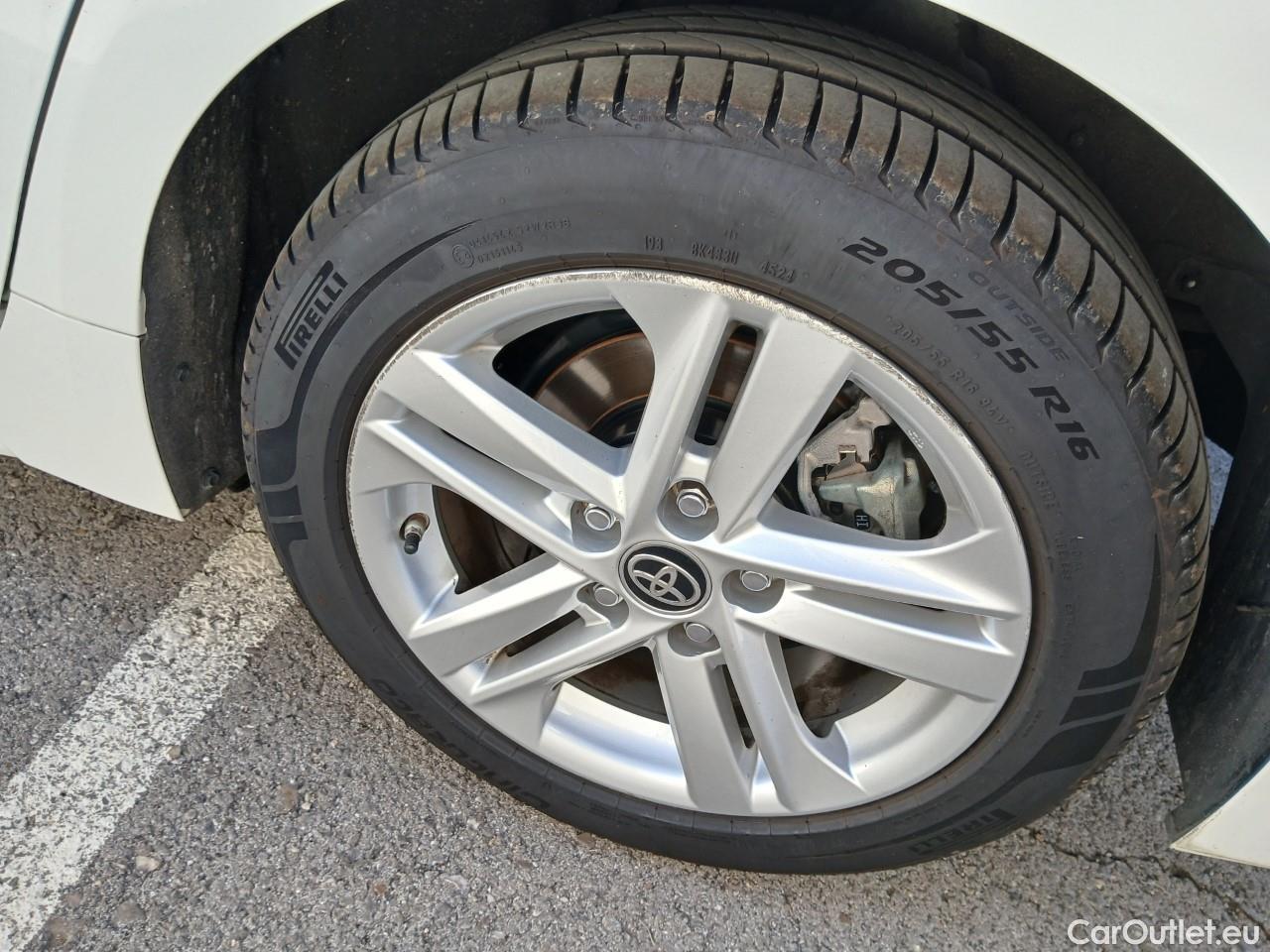  Toyota  Corolla TOYOTA  / 2019 / 5P / familiar 1.8 125H ACTIVE TECH E-CVT TOU SPORT #15