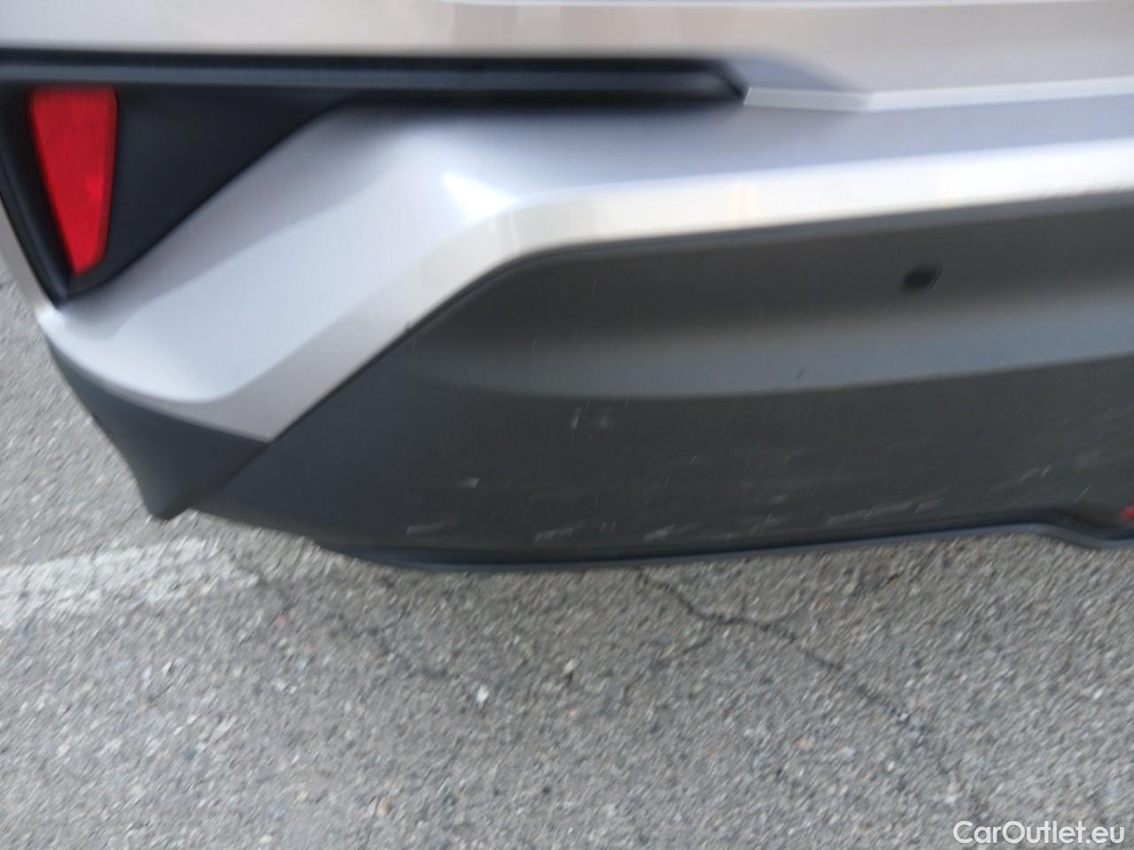  Toyota  C-HR TOYOTA  / 2016 / 5P / todoterreno 1.8 125H Advance (CX) #18