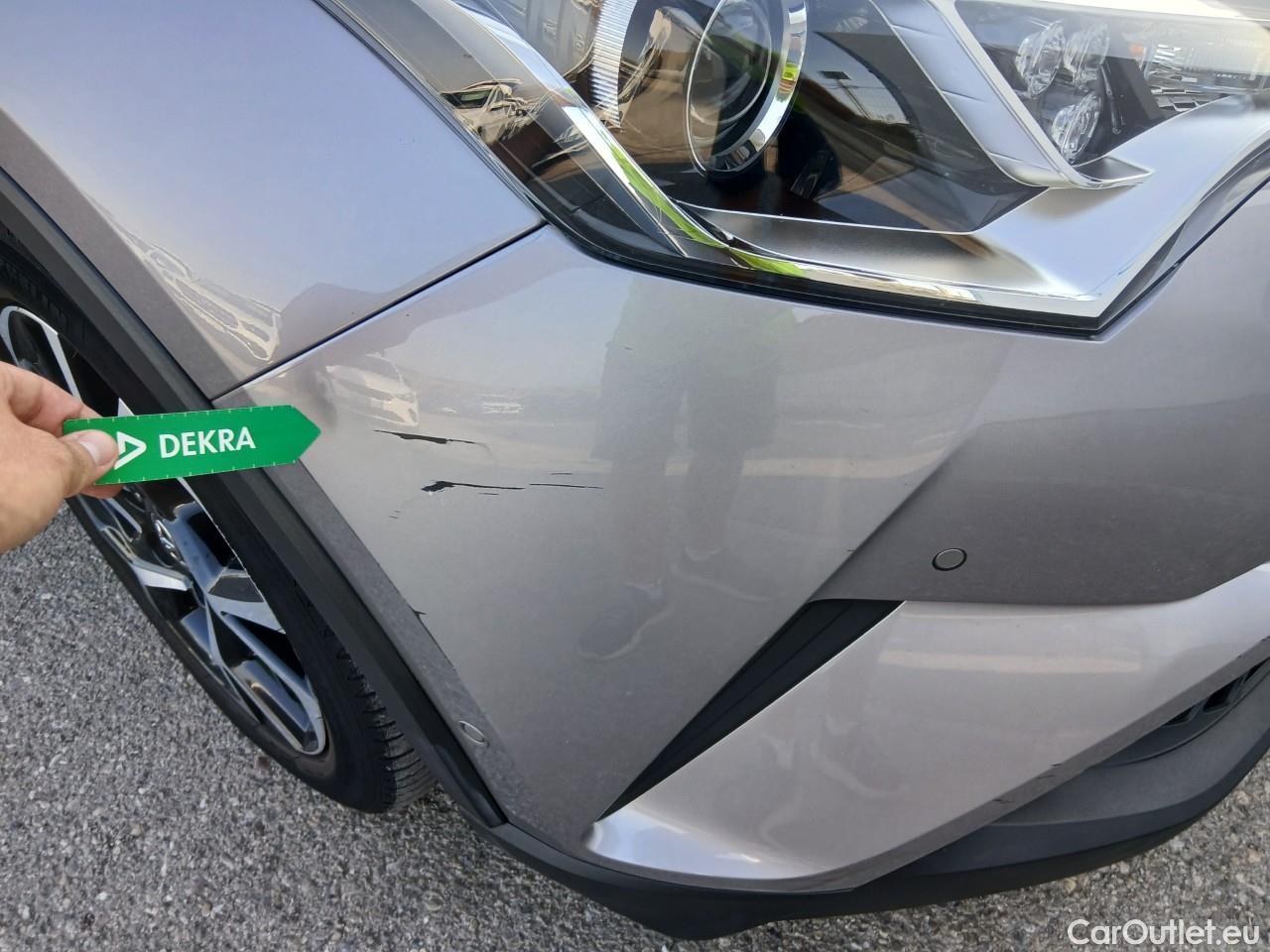  Toyota  C-HR TOYOTA  / 2016 / 5P / todoterreno 1.8 125H Advance (CX) #2