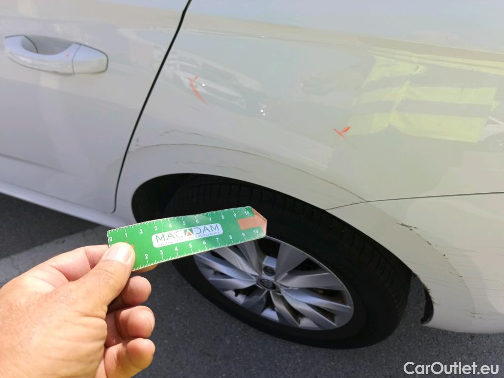  Skoda  KAMIQ SKODA  1.0 TSI 81kW (110CV) DSG Ambition #6