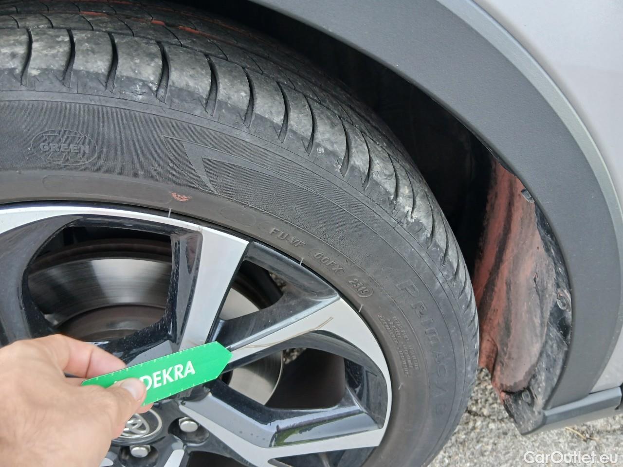  Toyota  C-HR TOYOTA  / 2016 / 5P / todoterreno 1.8 125H Advance (CX) #9
