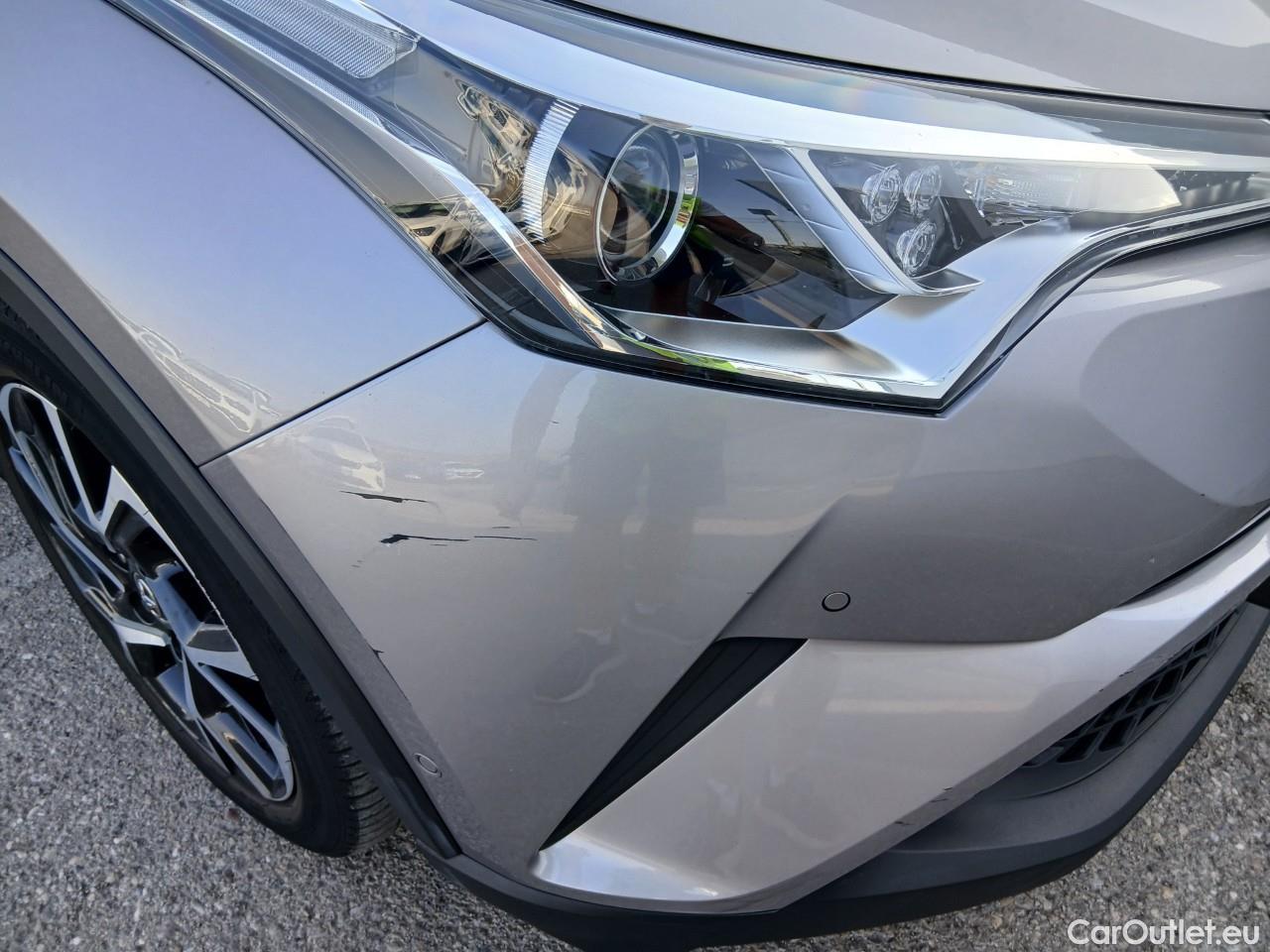  Toyota  C-HR TOYOTA  / 2016 / 5P / todoterreno 1.8 125H Advance (CX) #3